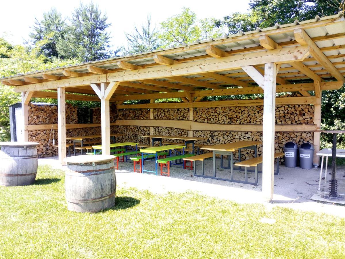 Hotel Camping @ Nogometni Golf Laibach Exterior foto
