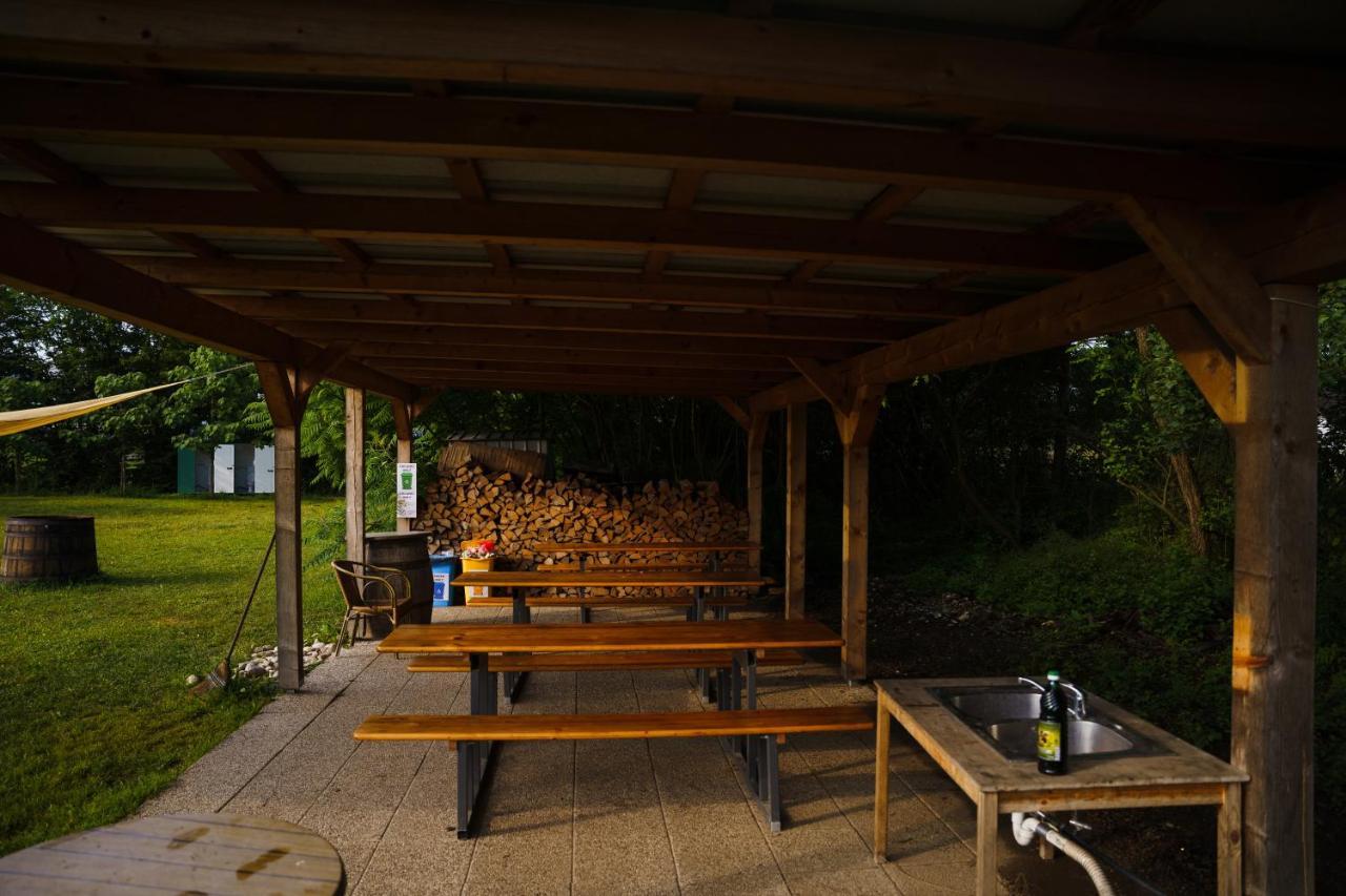 Hotel Camping @ Nogometni Golf Laibach Exterior foto